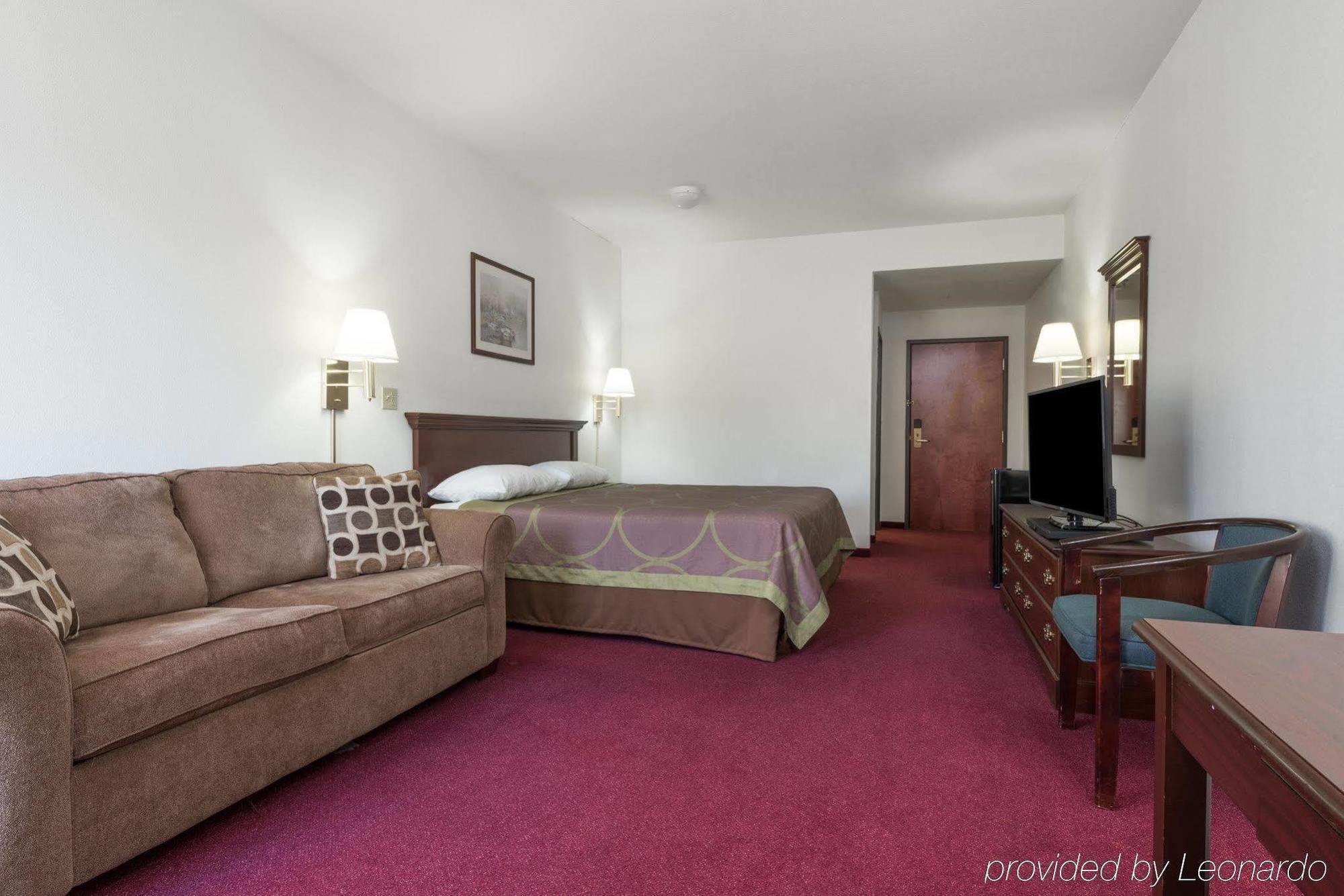 Super 8 By Wyndham Grayson Hotel Exterior photo
